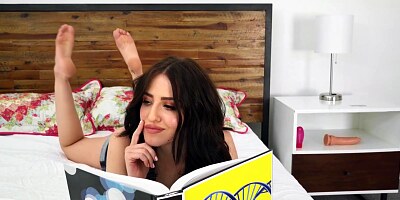 TeensLikeItBig 5 Aubree Valentine Stretch-Her Service