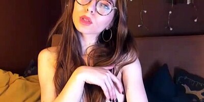 Sexy Girl With Glasses Looks Nice On Cam