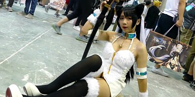 漫展 coser 九曲 裙底，更多视频见评论