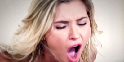 Tattooed blonde has fun with the well-hung beau