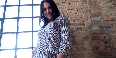 Lucky pal screws the ass of adorable chick Jess Lincoln