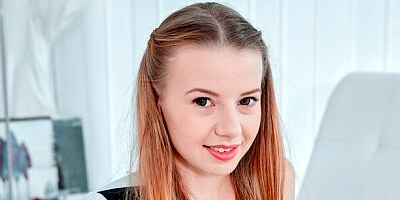 Small-tit chick Dana screwed in the doggy style pose in the morning