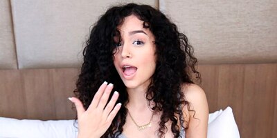 Small-tit babe Thalia Diaz screwed in the missionary pose