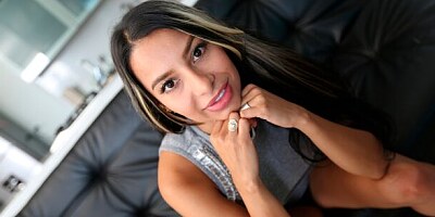 Big-bottomed brunette Catalina Diaz rides on a massive penis