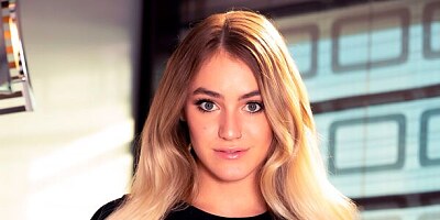 Aesthetic babe with nice boobs Kenzie Madison rides on a big dick