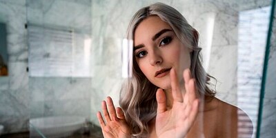 Busty hottie Eva Elfie stimulates her little pussy with love