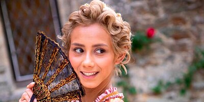 Good-looking Latina slut Veronica Leal knows how to please him