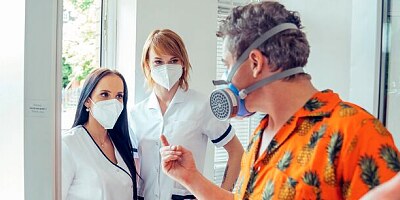 Gorgeous ladies Jennifer Mendez and Ariela Donovan VS big dick