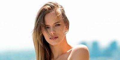 Sensual teen in black lingerie Jillian Janson adores morning sex