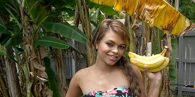 Big-bottomed babe Destiny Cruz looks great in the doggy style pose