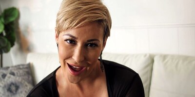 Beautiful blonde with big boobs Ryan Keely opens her cunt