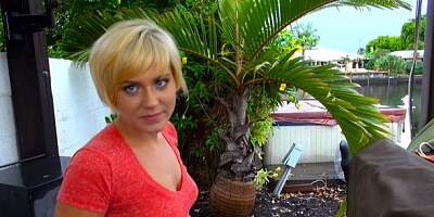 Adorable chick with an innocent face Sabrina Knoxville likes dick riding