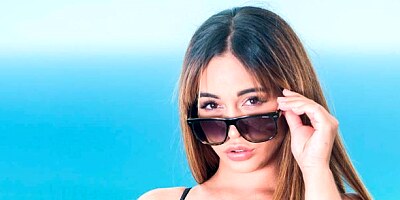 Beautiful busty hottie Ginebra Bellucci shows her anal skills