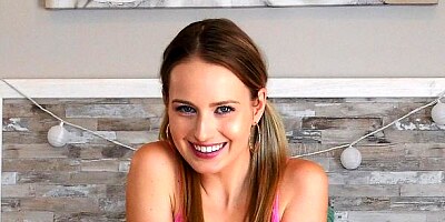 Gorgeous small-tit hottie Scarlett Sage fucks with a rubber dildo