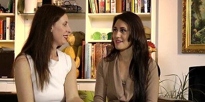 Lara33 - Roundass Milf Orally Pleasured And Toyed