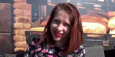 Alexandra - Deux mecs pour les debuts d'Alexandra, 25ans, de Bandol 1