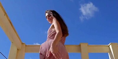 Girl flash ass in beach