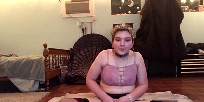Princess BB Sucks and Gets Sticky
