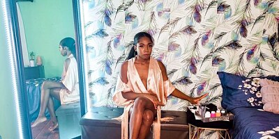 Ebony hottie Amari Anne undresses and shows off her naked body