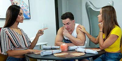 Beautiful hotties Havana Bleu and Gia Vendetti are getting rammed