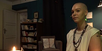 Spicy bald hottie gives a very good blowjob in the close-up