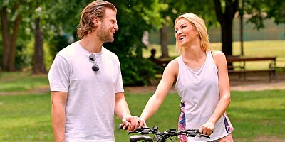 All-natural babe Cherry Kiss jumps on a pretty hard dick like a pro