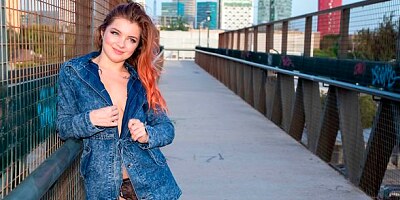 Redhead hottie with big bottom Renata Fox likes intensive anal