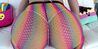 Cute blonde with big oiled bottom Sloan Harper jumps on a big boner