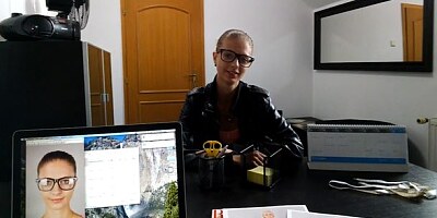 Cute brunette with round ass feels good with a dick in her mouth