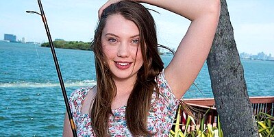 Stunning big-bottomed model Elena Koshka stimulates her crack