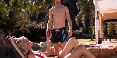 Pepper Xo, Christine Nguyen And Erika Jordan - The Love Machine - 2016