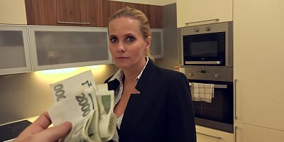 A Real Estate Agent Reluctantly Had A Sex With A Fucking Customer To Make A Contract In