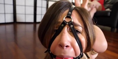 Lovely girl went to a porn video casting and ended up doing bondage with Queeny