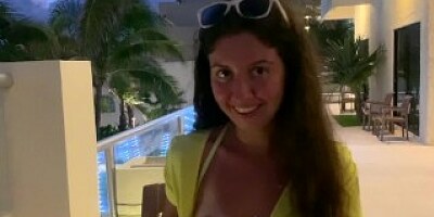 Russian whore sucks and fucks with a foreigner at the hotel for cash