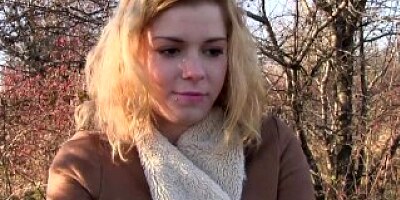 Public Agent Hot Lost blonde sucks stranger’s cock for cash