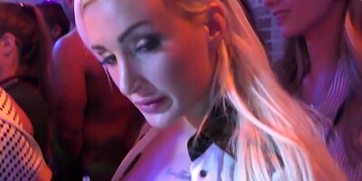 Handsome guy is dancing for a bunch of aroused babes and getting ready for multiple blowjobs