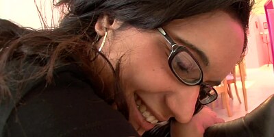 Babe with glasses knows that cavalier loves feet more than puss