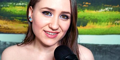 Lovely young brunette Lizzie Love stimulates her little crack