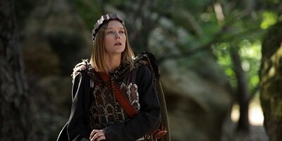 Lusty soloing chick Star Nine stimulates her pussy in the forest