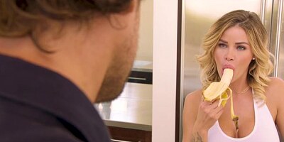 Spicy cheating wife Jessa Rhodes feels a good big cock in her hole