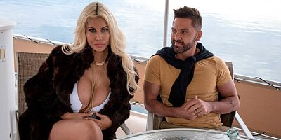 Sensual mom with huge melons Bridgette B impaled by two big cocks