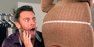 Beautiful inked angel with round ass Siri is enjoying anal sex