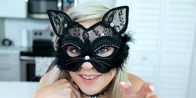 Angelic miniature cutie Skylar Valentine dominated in her lovely poses