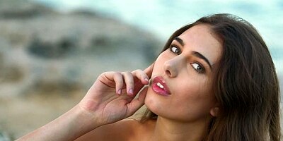 Soloing long-legged hottie Katrine Pirs demonstrates her body