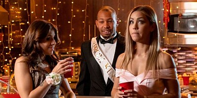 Awesome models Alina Lopez and Isabel Moon fuck in the bed