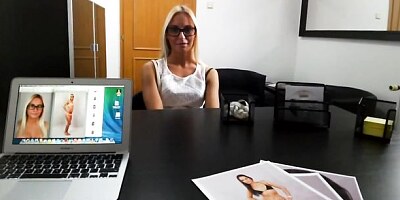 Gorgeous blonde hottie feels a big dick inside her little crack