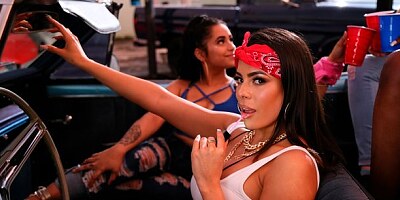 Lusty hooker Luna Star andf three massive dicks for her holes