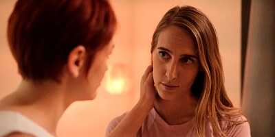 Two playful babes Bree Daniels and Cadence Lux fuck in the bedroom