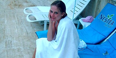 All-natural MILF with big ass Leony April rides on a big cock