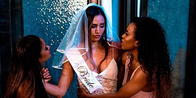 Awesome raven-haired ebony Scarlit Scandal is trying something white